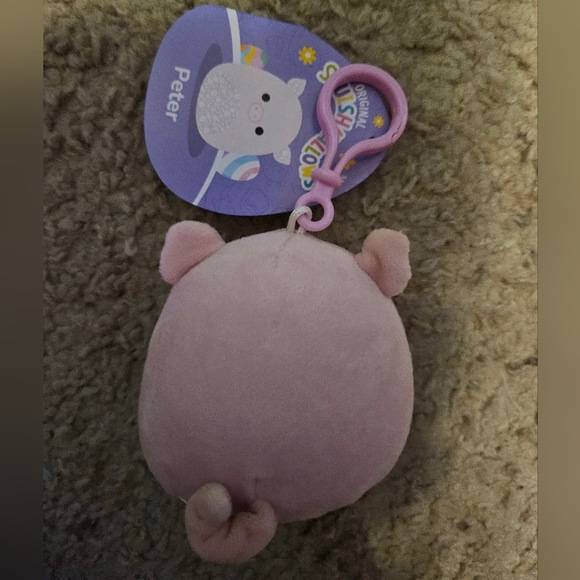 NWT 3.5โ Peter the Pig ๐ Squishmallow Clip with flowers ๐ on his belly! - Picture 6 of 10